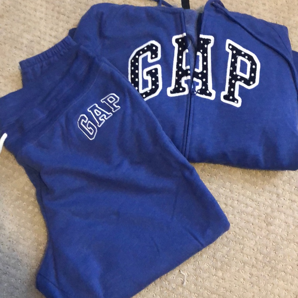 Gap sweatsuit